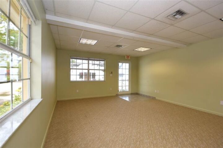 Property Photo:  2448 NE 13th Ave  FL 33305 