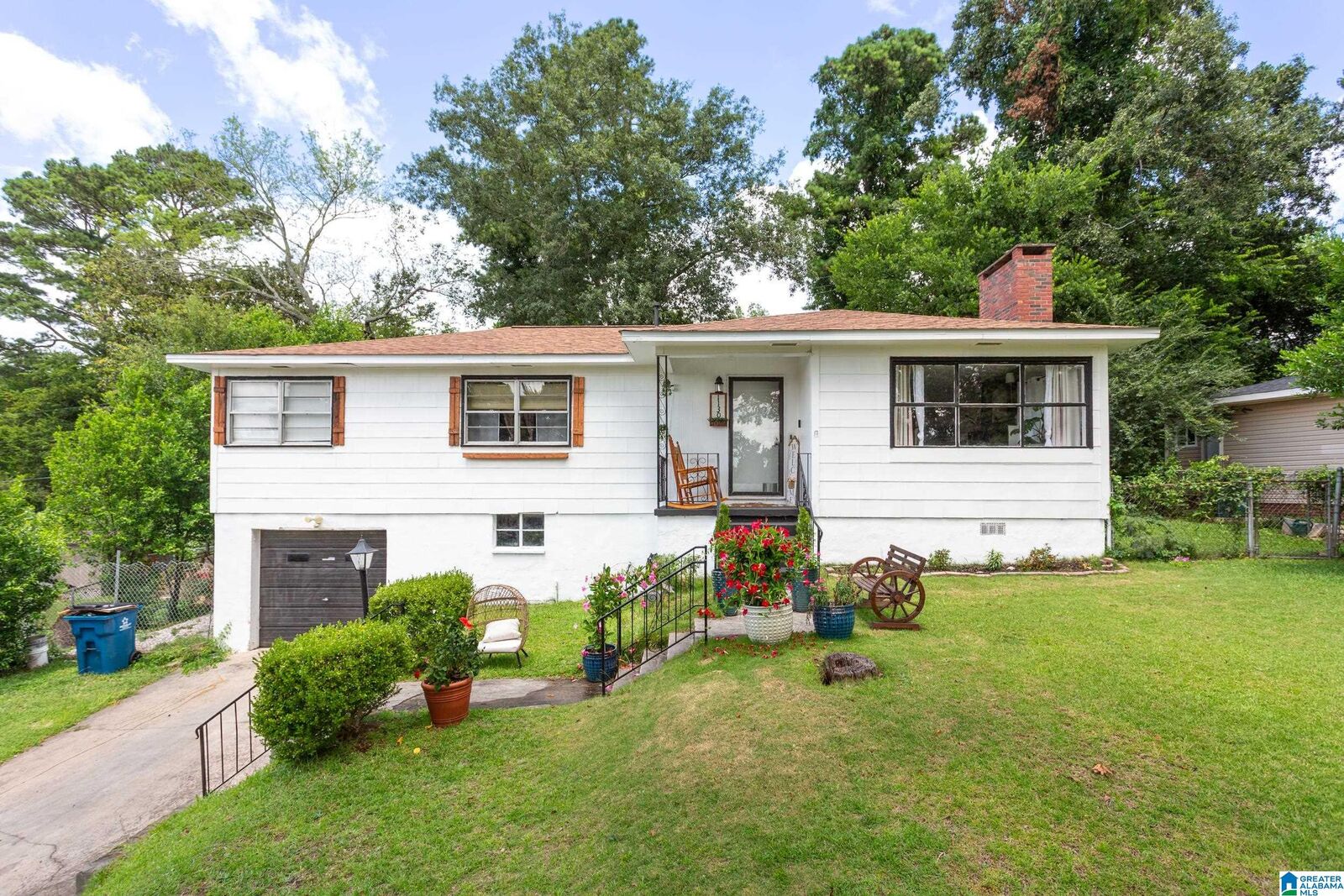 Property Photo:  1130 Altamont Road  AL 36207 