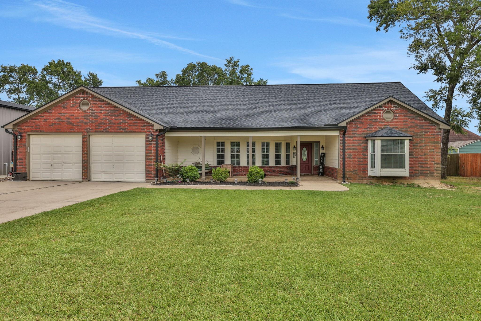 Property Photo: 6202 Oleander Drive TX 77523