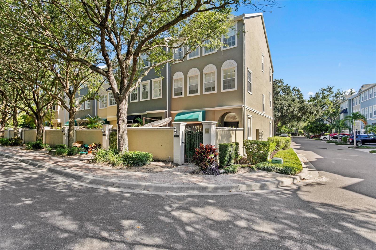 Property Photo:  1441 Harbour Walk Road  FL 33602 