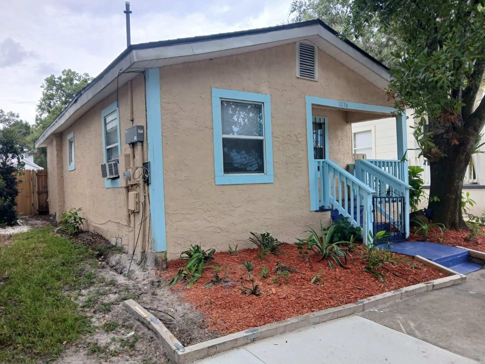 Property Photo:  1736 W Cherry Street  FL 33607 
