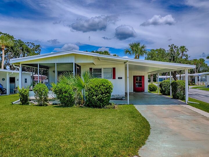 299 Country Club Boulevard  Eustis FL 32726 photo