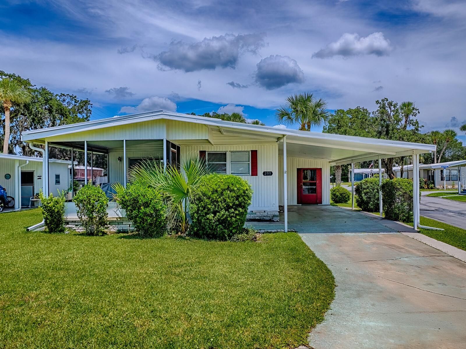 Property Photo:  299 Country Club Boulevard  FL 32726 