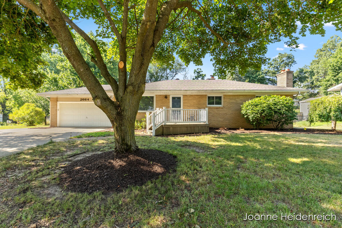 2664 Pinesboro Drive NE  Grand Rapids MI 49525 photo