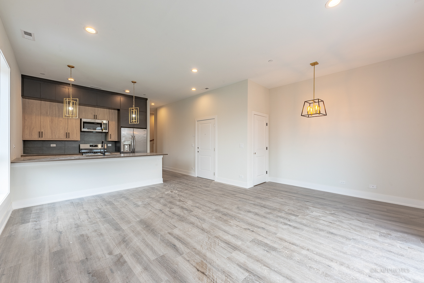 Property Photo:  4021 N Keystone Avenue 3N  IL 60641 