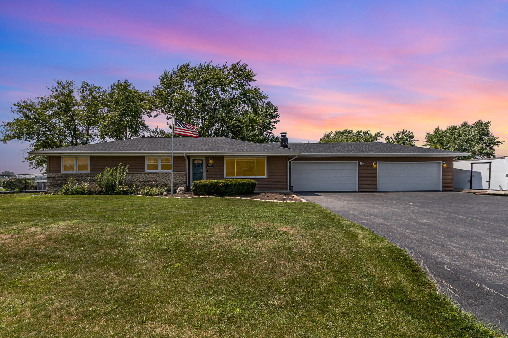 Property Photo:  2315 Delaney Road  IL 60451 