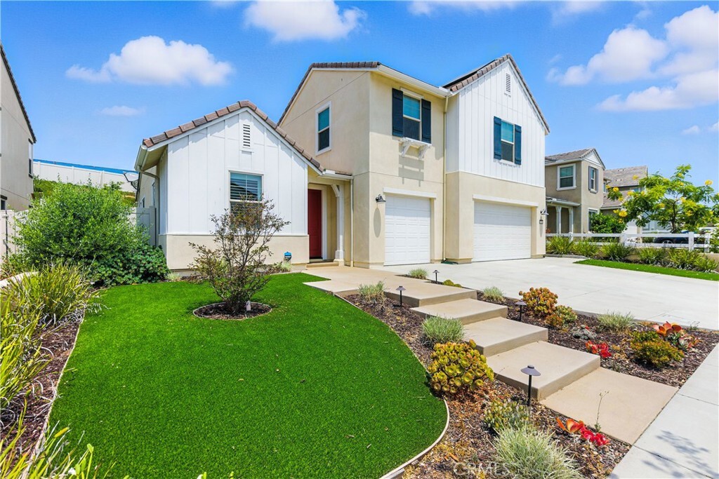 Property Photo:  31530 Calle De Las Estrellas  CA 92003 