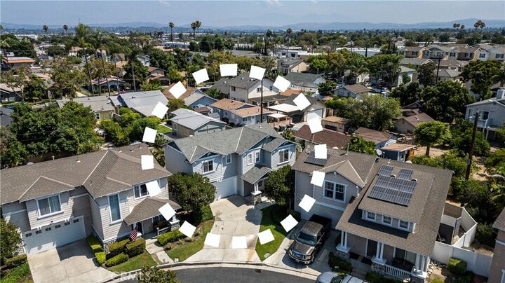 Property Photo:  555 E Afton Ln  CA 92805 
