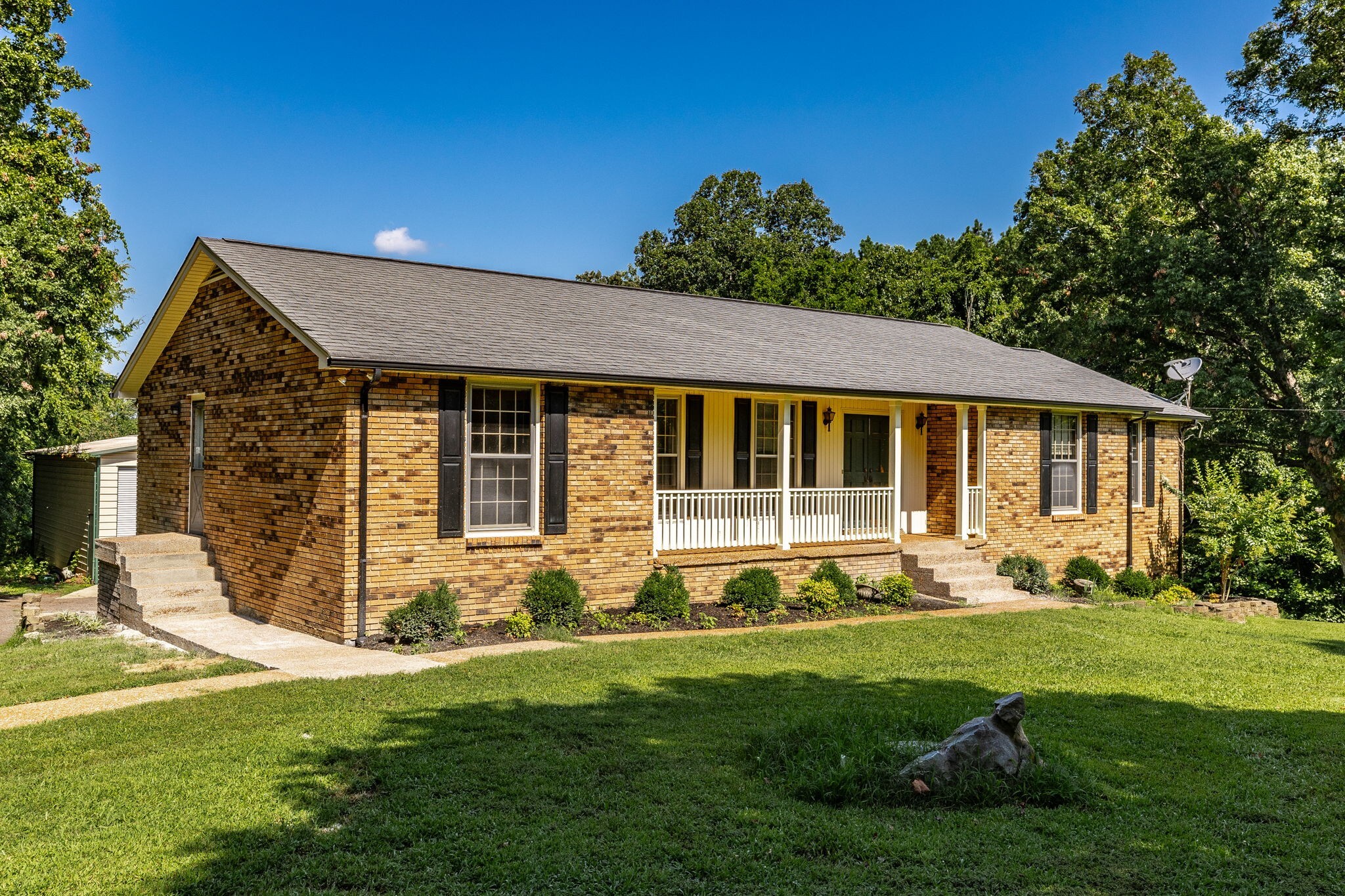 Property Photo:  1045 Gasser Rd  TN 37015 