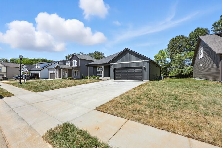 Property Photo:  476 Herman Dr  TN 37042 
