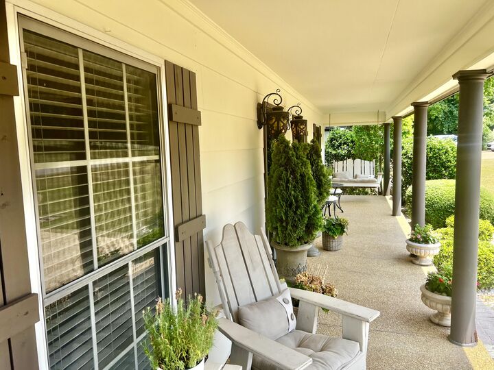 Property Photo:  1996 Oakview Drive  MS 38804 