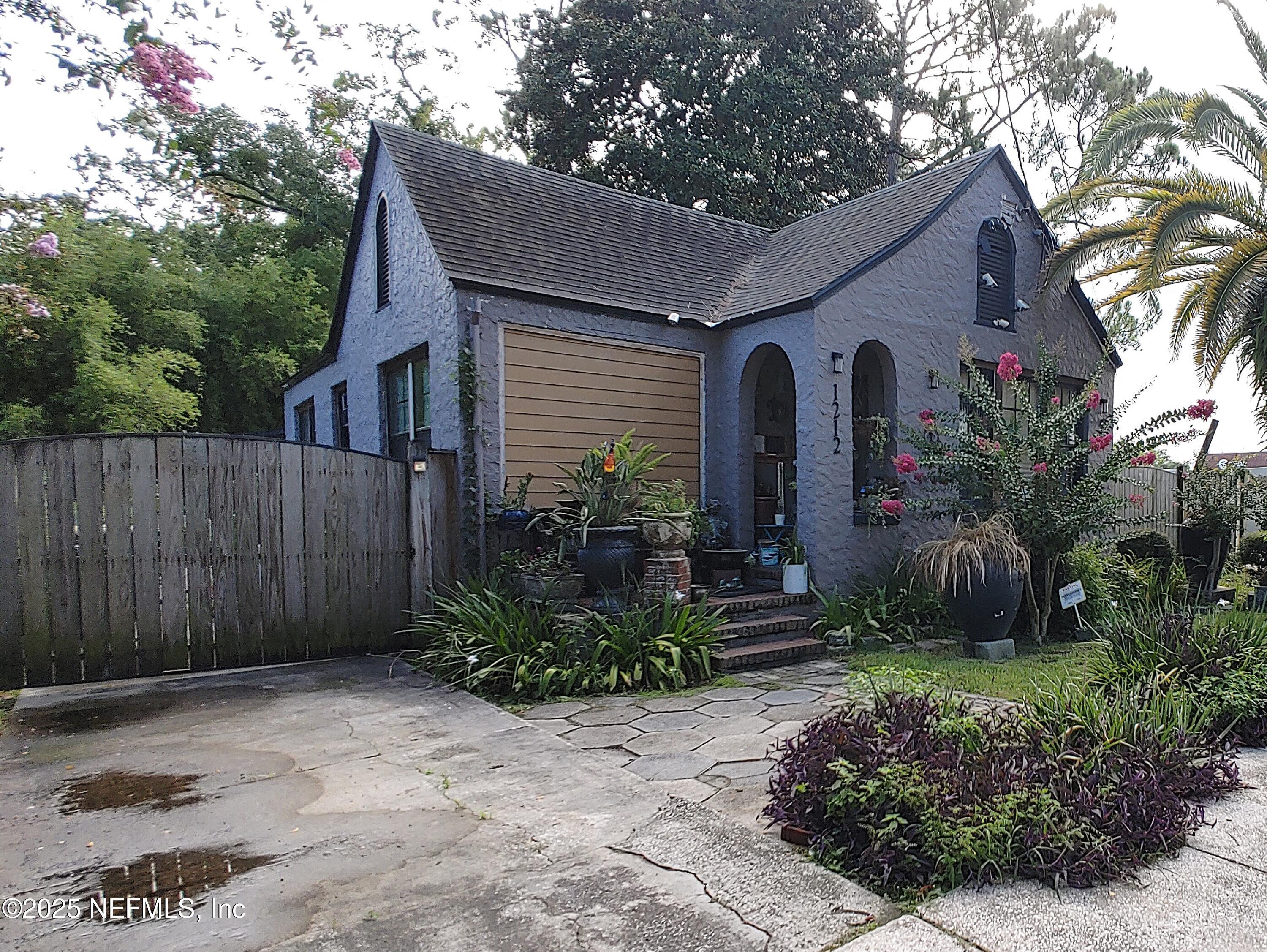 Property Photo:  1212 Talbot Avenue  FL 32205 