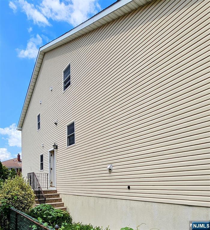 Property Photo:  366 2nd Avenue 2nd Floor  NJ 07071 
