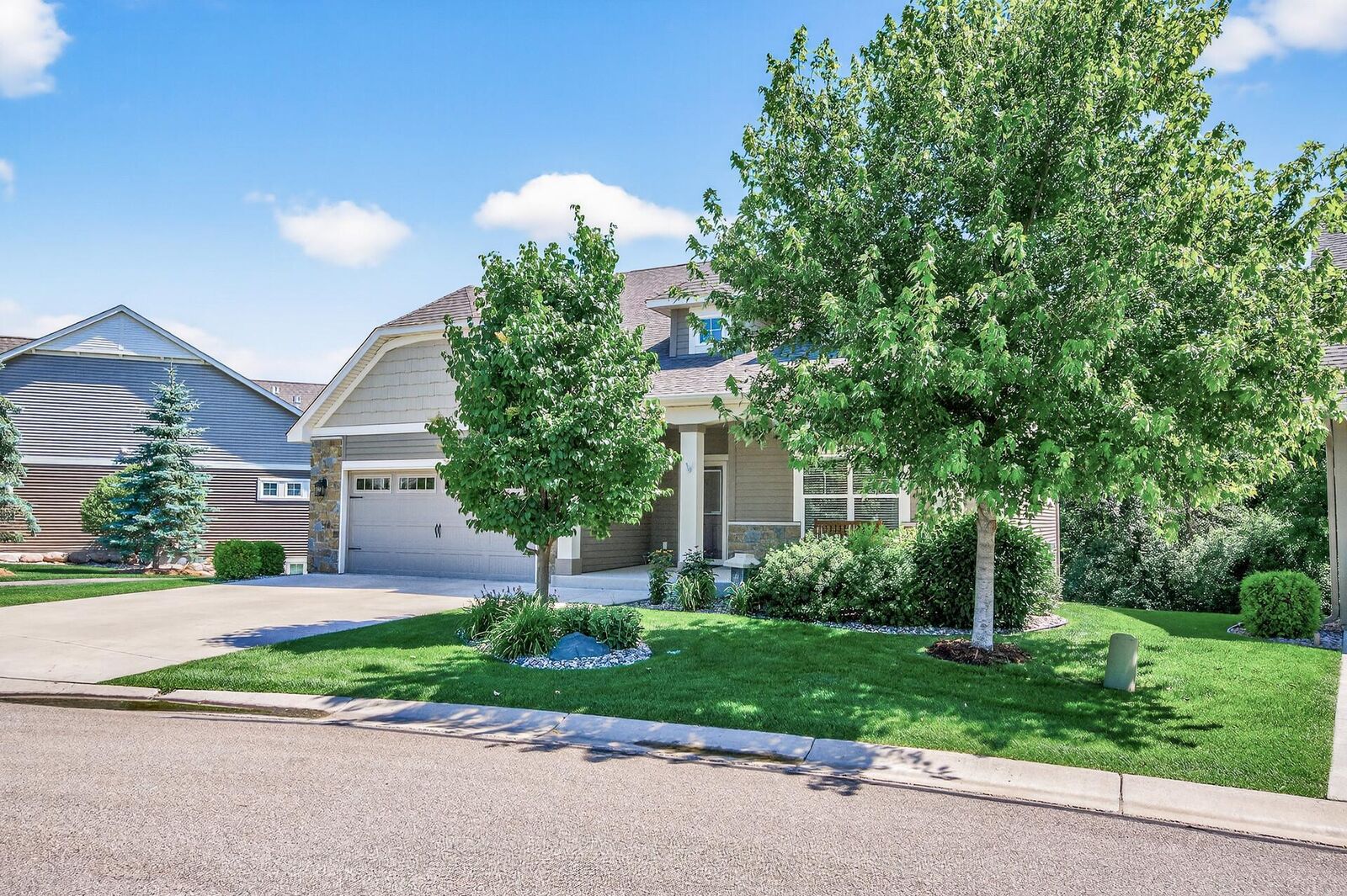 Property Photo: 721 Somerwood Way MN 55387