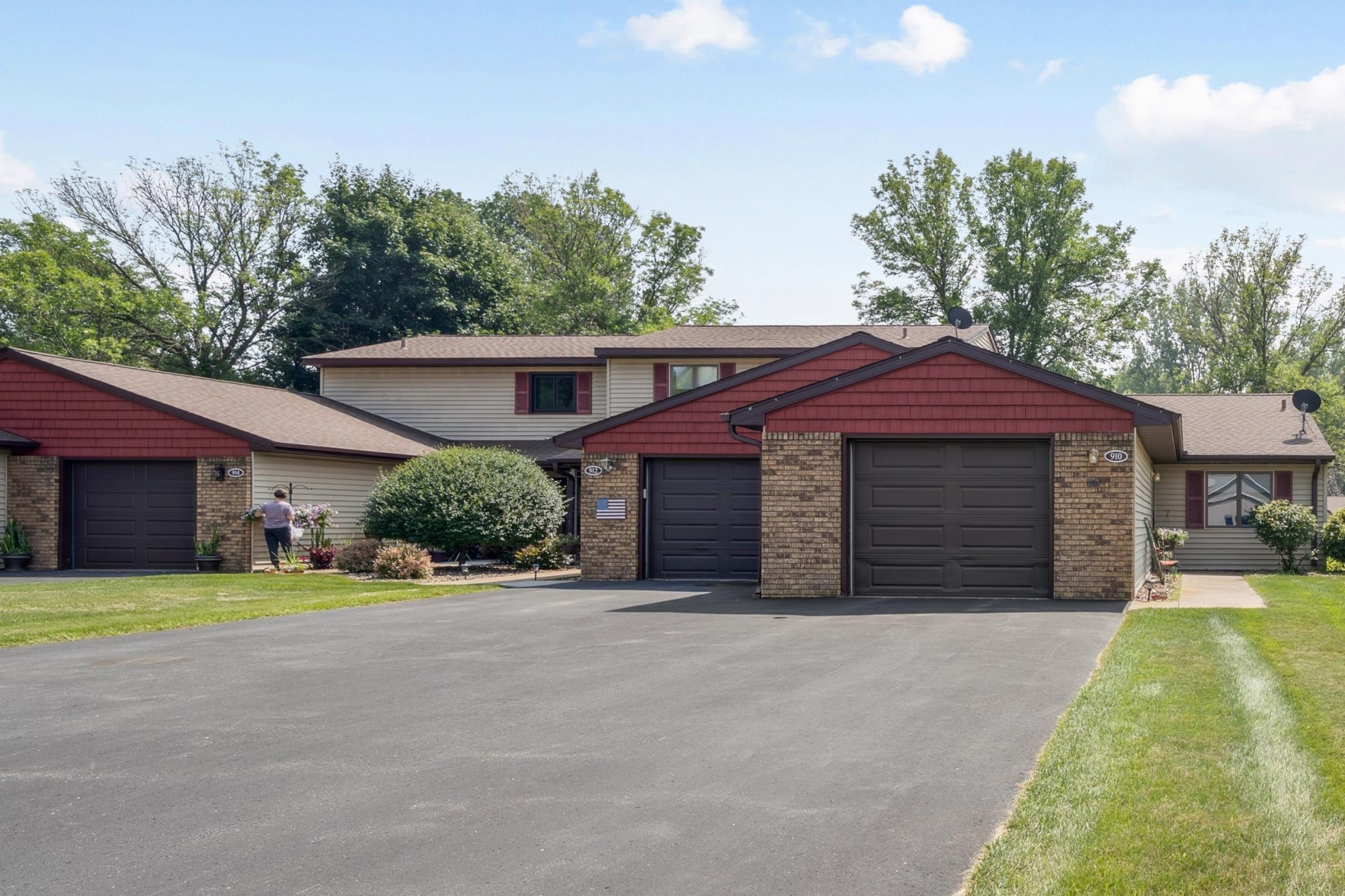 Property Photo:  910 E 6th Street 2A  WI 54017 