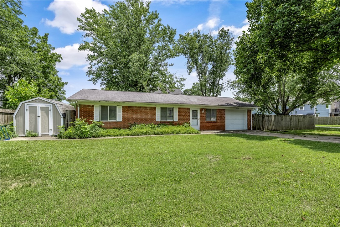 Property Photo: 309 SE B Street AR 72712