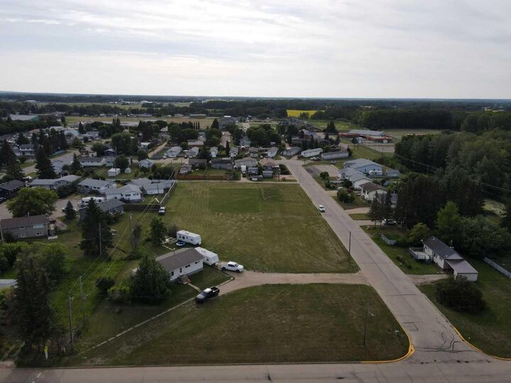 Property Photo: 4825 59 Avenue AB T0G 1E0