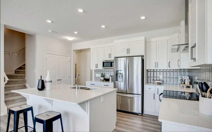 Property Photo:  89 Creekstone Grove SW  AB T2X 0T9 