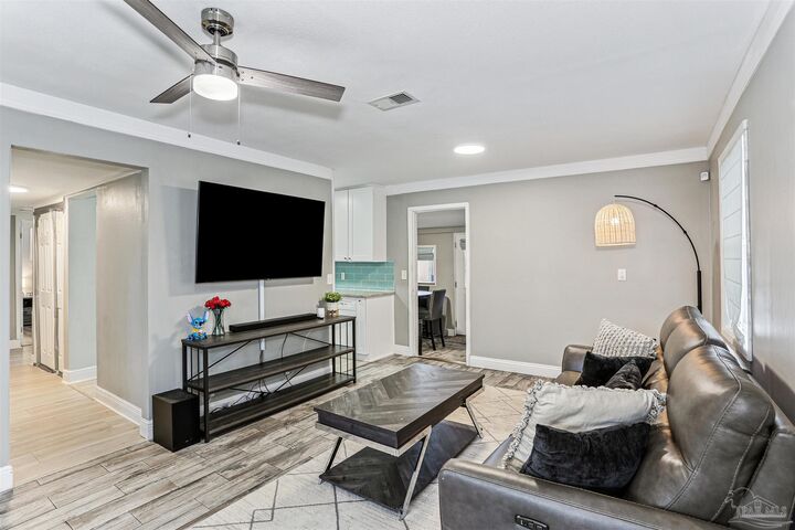 Property Photo: 4519 Martha Ave FL 32506