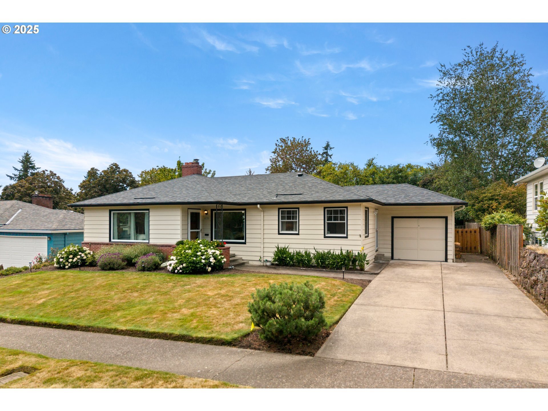 Property Photo: 6458 SW Loop Dr OR 97221