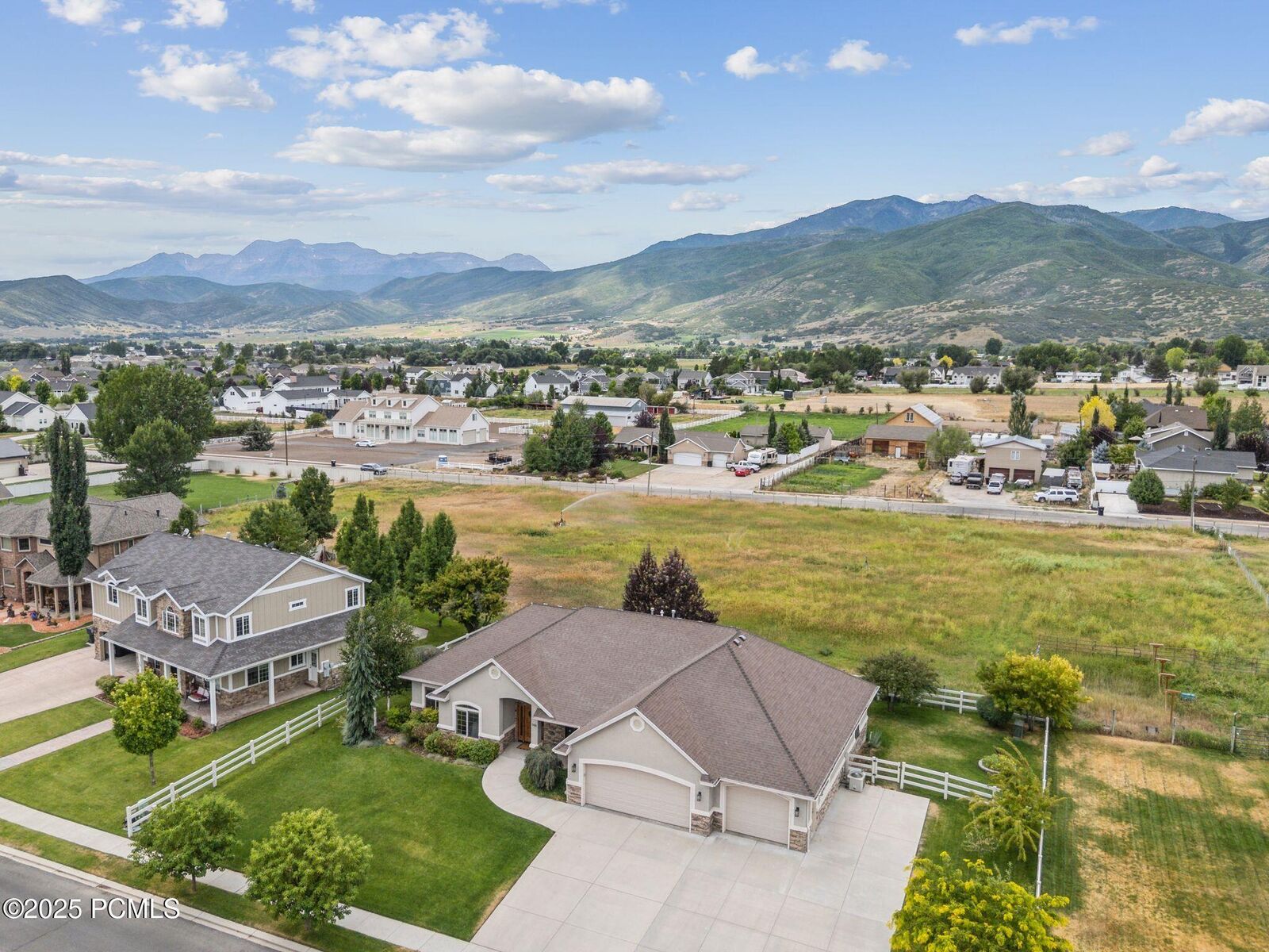 Property Photo: 146 S 550 East UT 84049