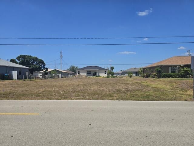 Property Photo:  2222 NE 24th Avenue  FL 33909 