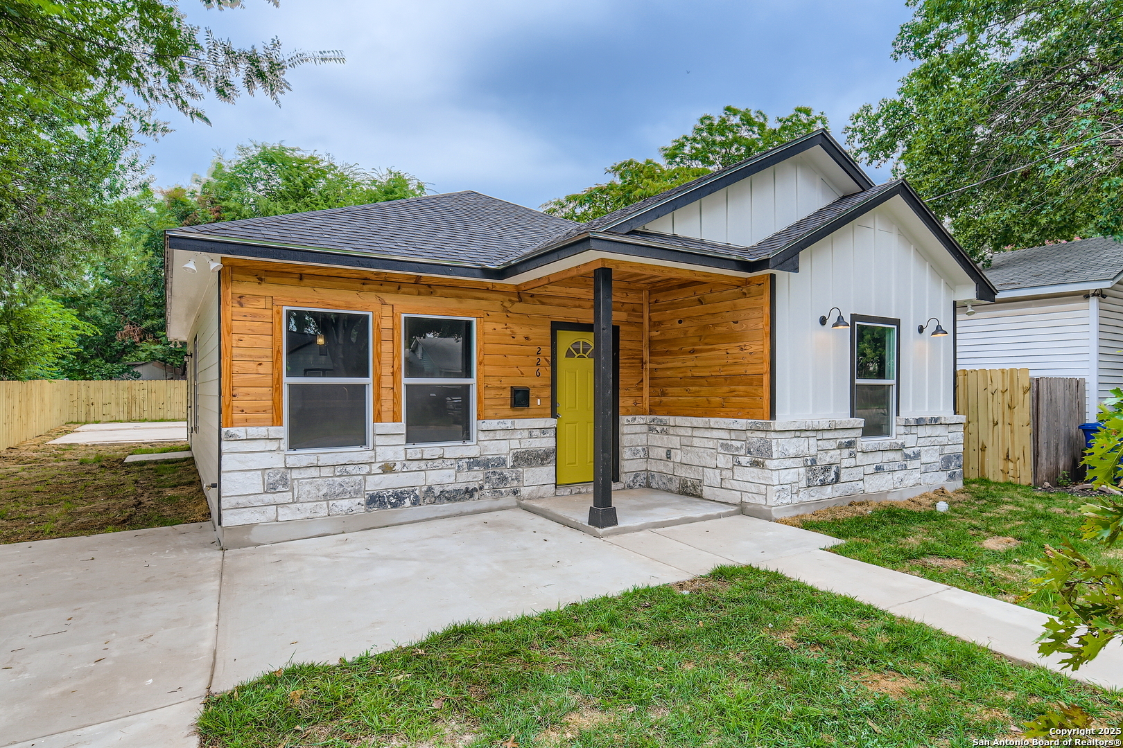 Property Photo:  226 Frost  TX 78201 