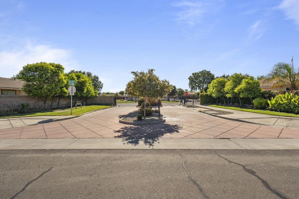 Property Photo: 3009 La Vina Circle CA 93635