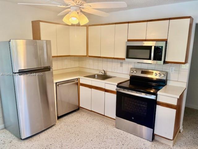 Property Photo:  2837 SW 33rd Ave 2827  FL 33133 
