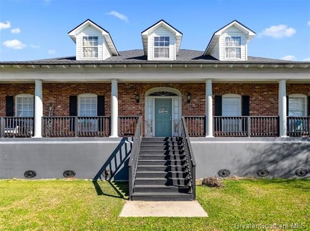 Property Photo:  135 Country Lane  LA 70607 
