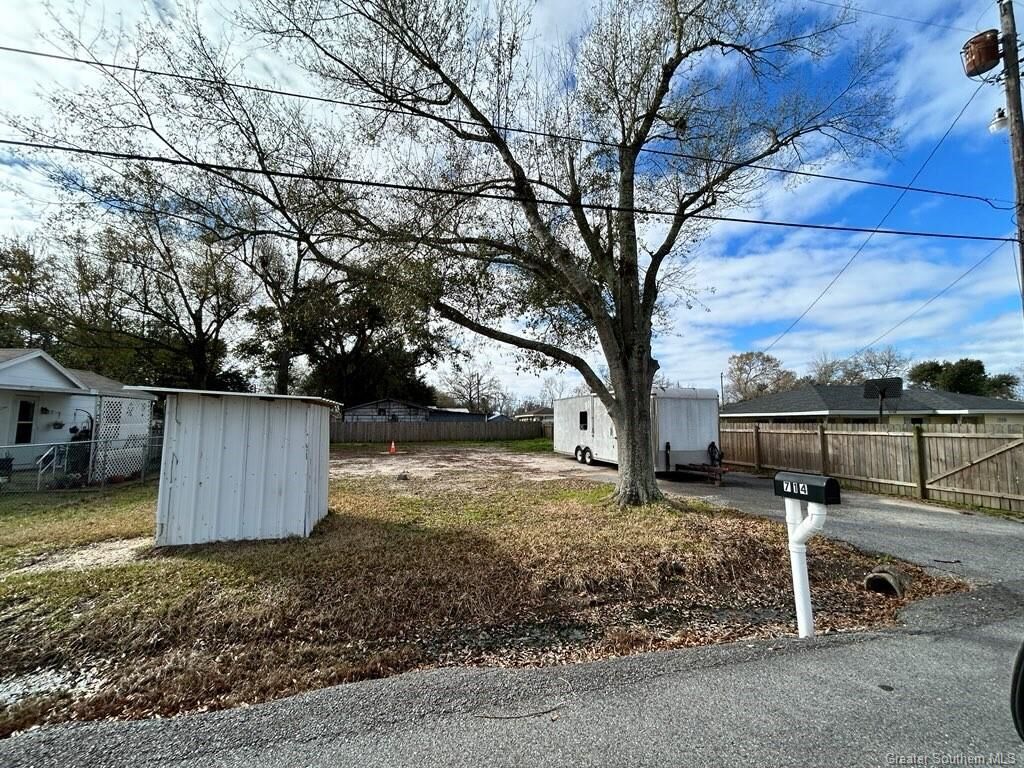 Property Photo: 714 Manuel Road LA 70607