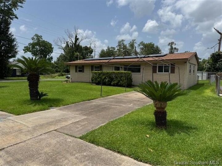 Property Photo:  1201 Texas Street  LA 70663 