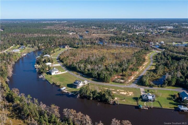 Property Photo:  3915 River Moss Lane  LA 70669 