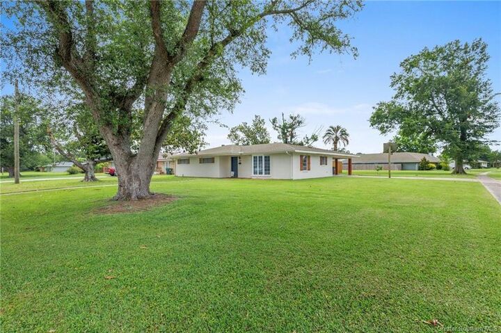 Property Photo:  649 Contour Drive  LA 70605 