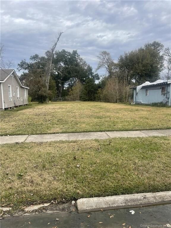 Property Photo:  1827 9th Street  LA 70601 