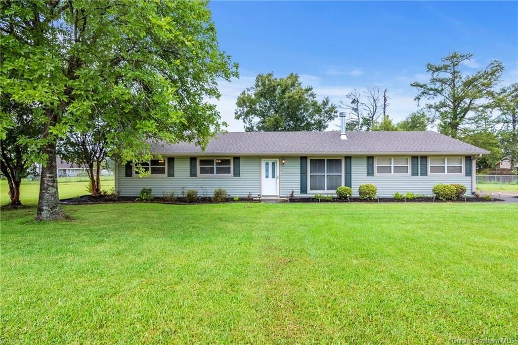 Property Photo: 1477 Crawford Drive LA 70611