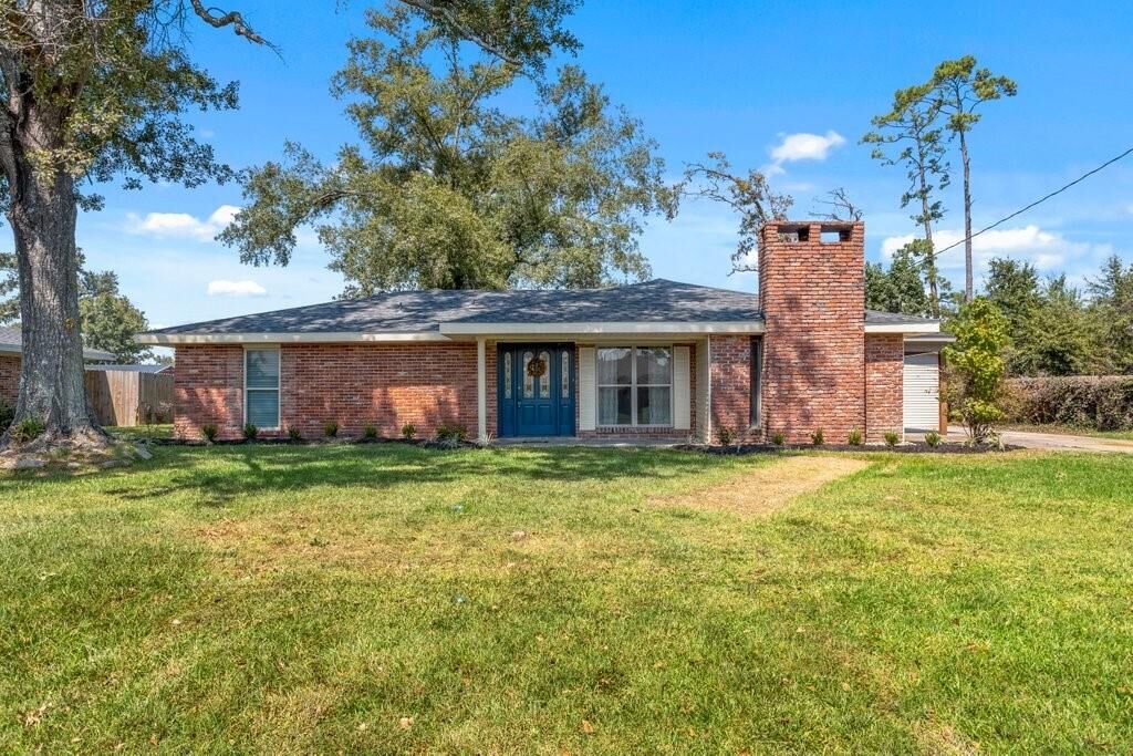 Property Photo:  1532 Anita Street  LA 70663 