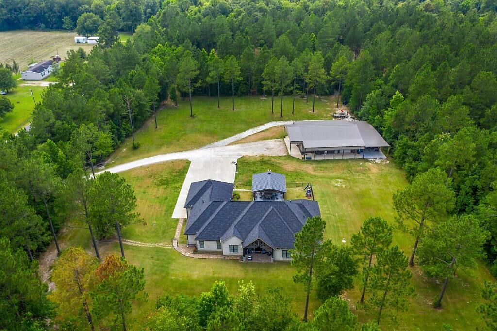 Property Photo: 4941 Hickory Branch Road LA 70611
