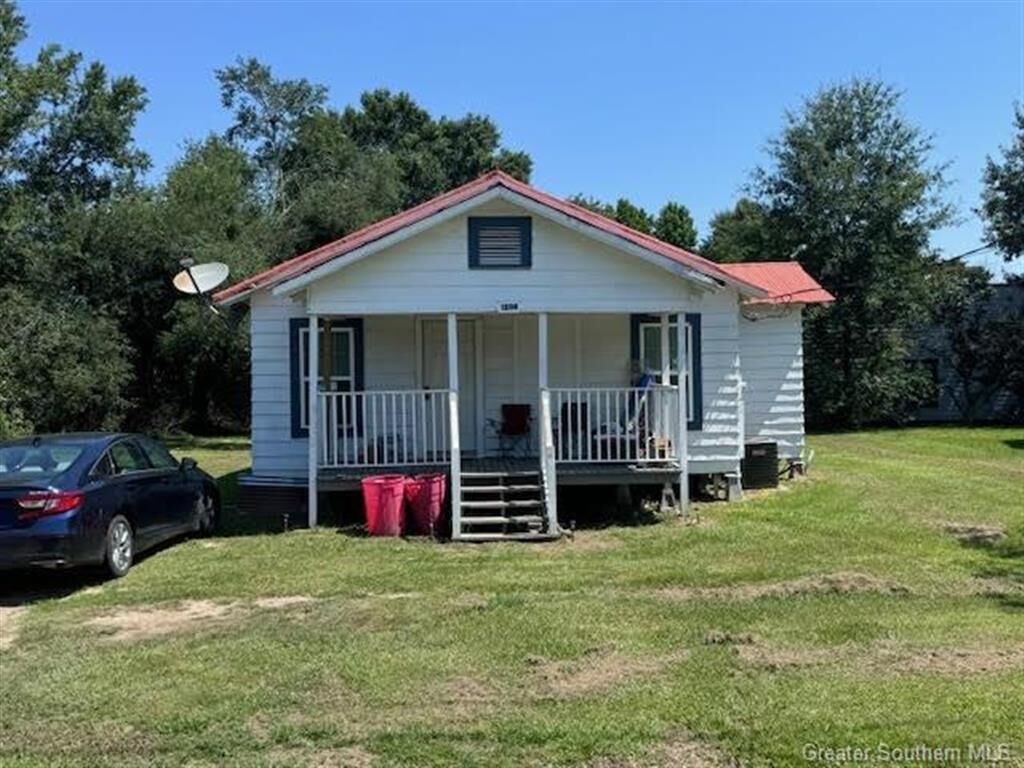 Property Photo:  1208 1st Avenue  LA 70648 