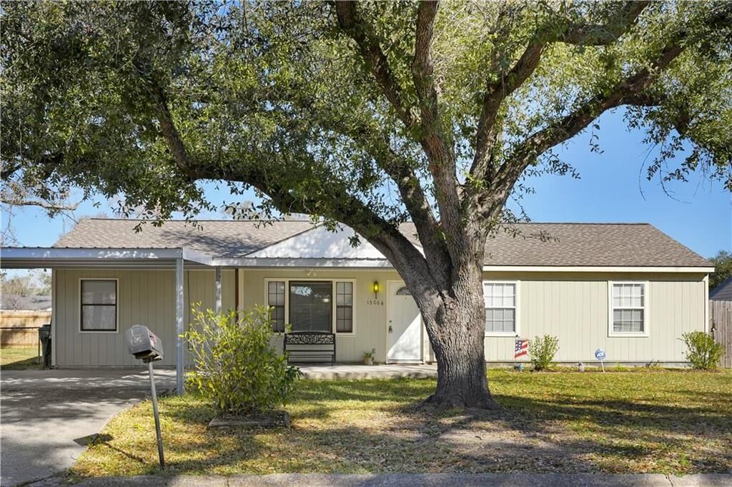 Property Photo: 1306 Meadow Lane LA 70663