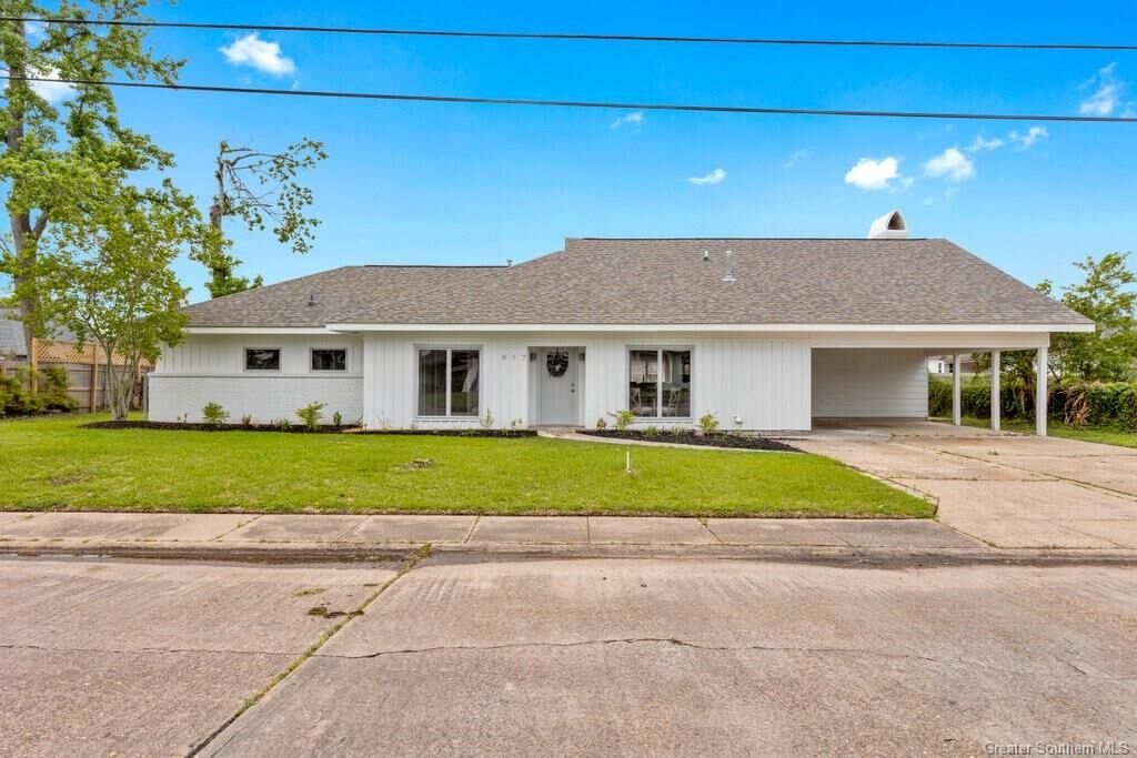 Property Photo: 817 Audubon Street LA 70605