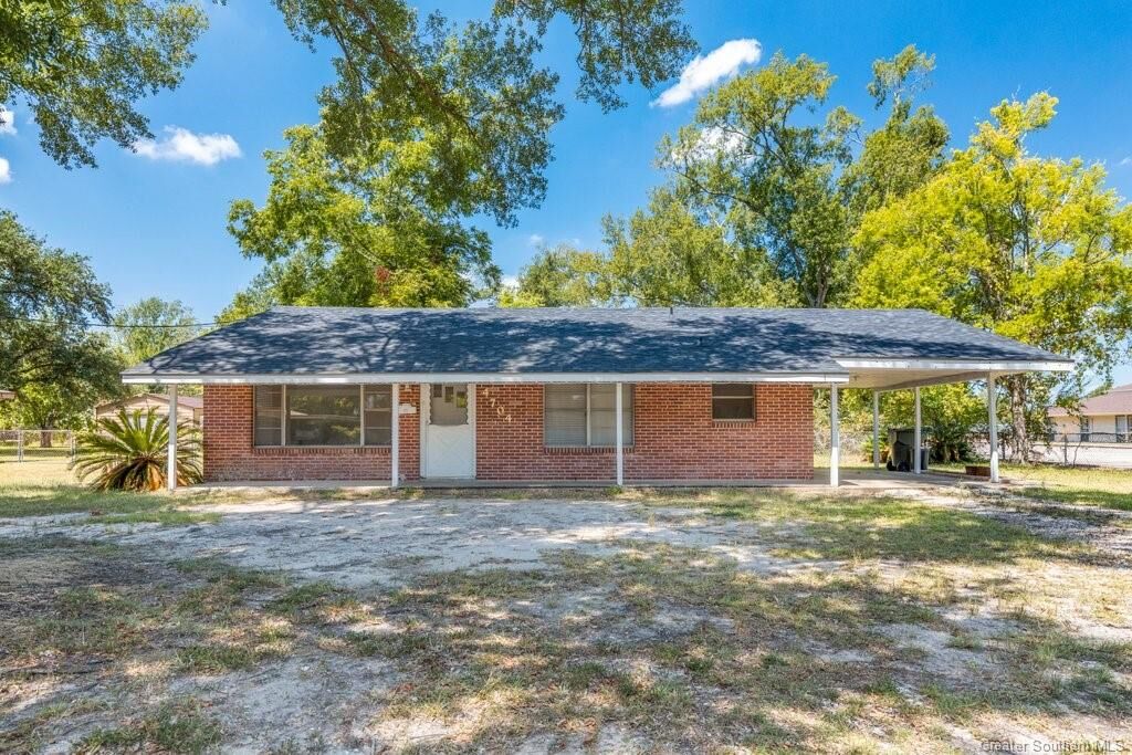 Property Photo: 4704 Sale Lane LA 70605