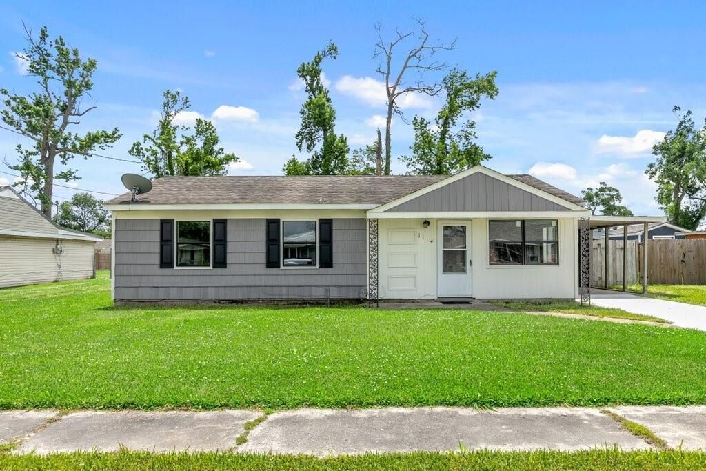 Property Photo:  1114 Texas Street  LA 70663 