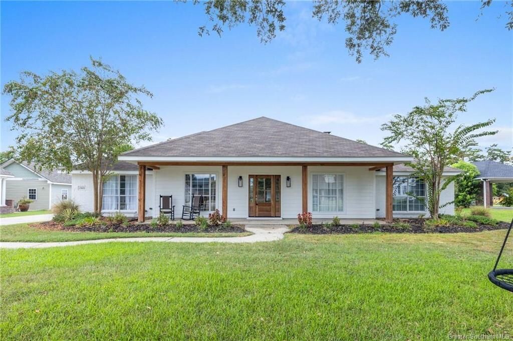 Property Photo:  1905 E Rosedown Drive E  LA 70605 