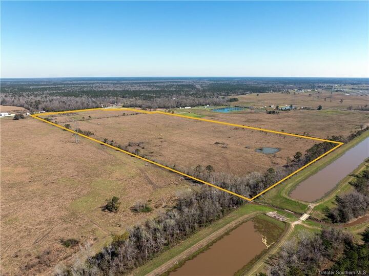 Property Photo: 3471 W Houston River Road W LA 70663