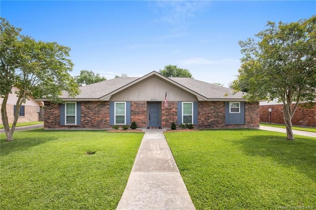 Property Photo:  4531 E Meadow Lane E  LA 70605 