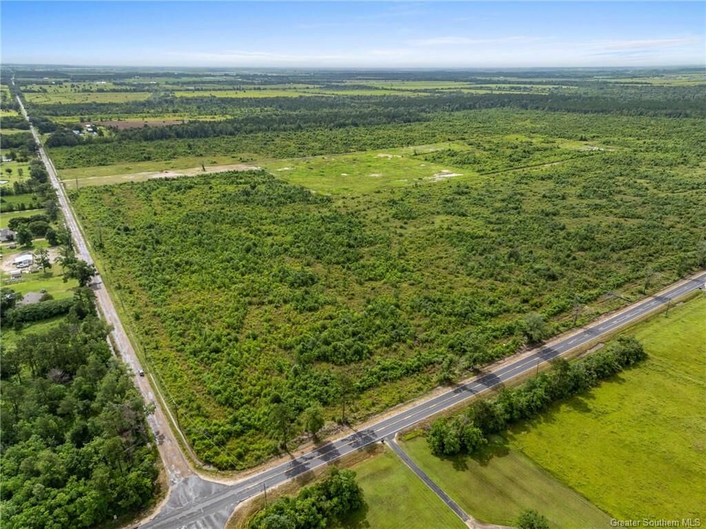 Property Photo: 12 Abie Fontenot Road LA 70647