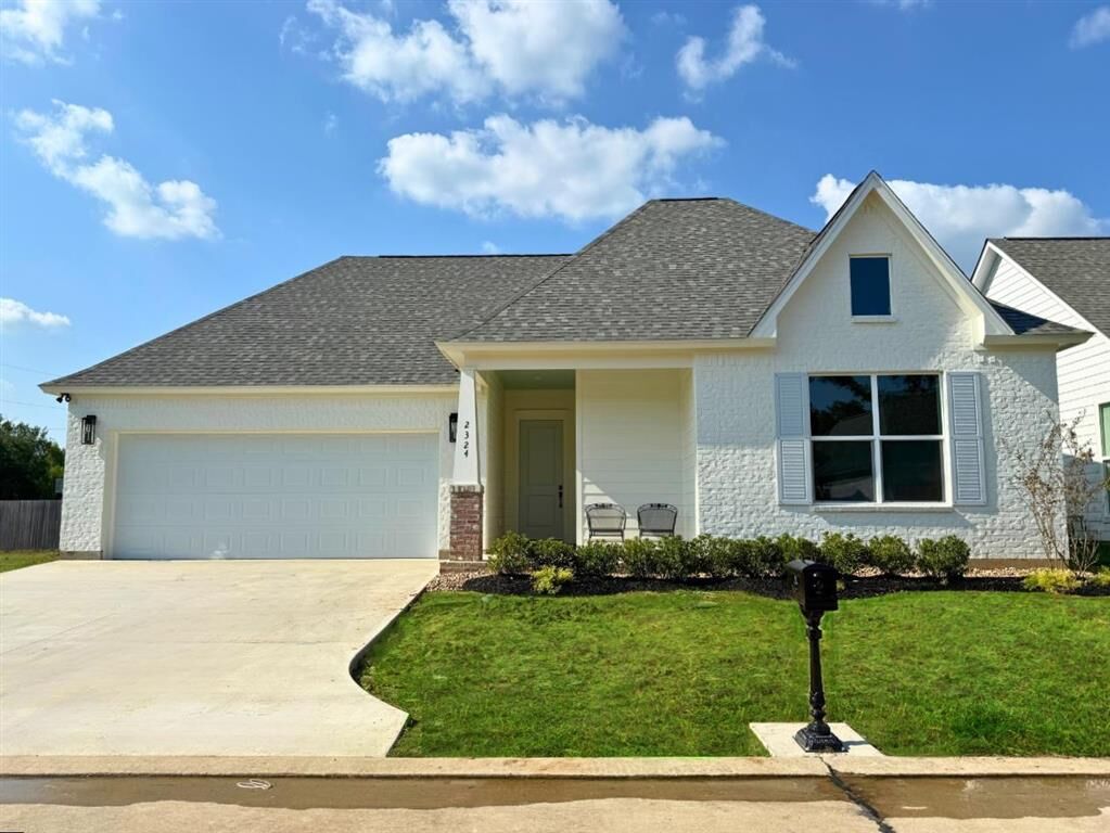 Property Photo: 2324 Camelia Nicole Drive LA 70605