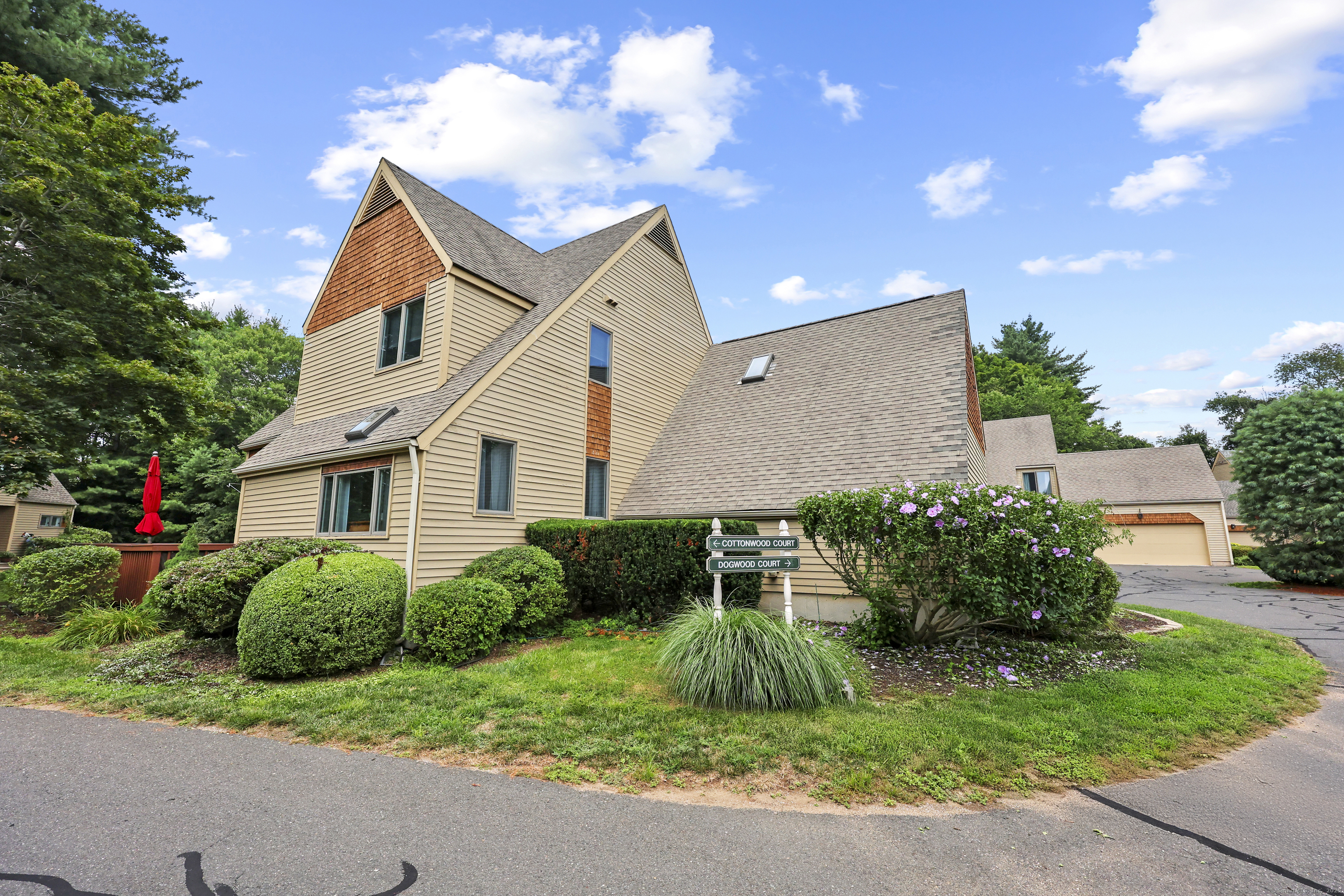 Property Photo:  2 Dogwood Court 2  CT 06035 