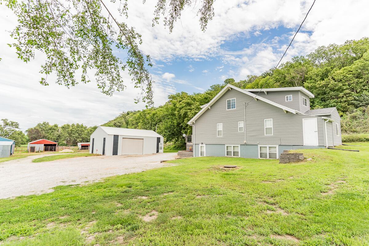 Property Photo: 20800 Paddock Avenue IA 51561